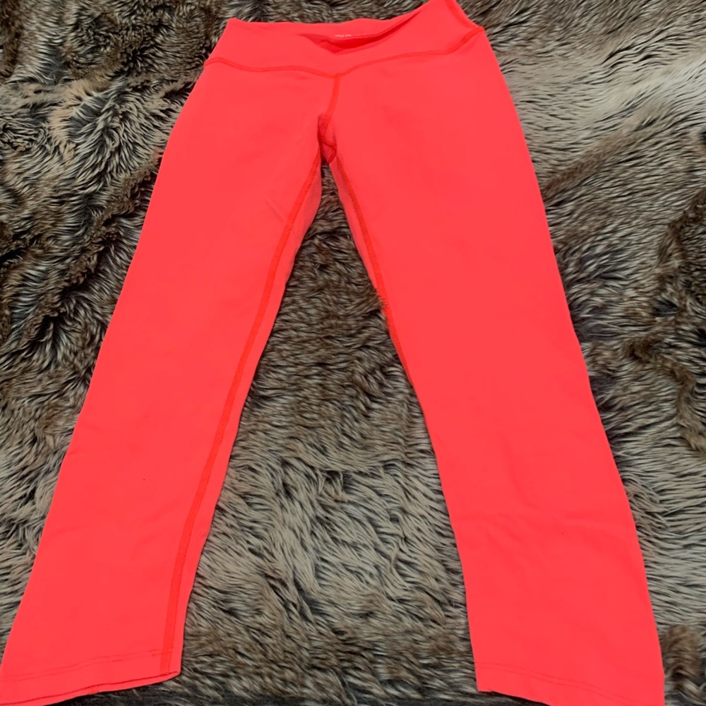 Beyond Yoga Back Gathered 3/4 Leggings neon Orange Size XXS (same measurements)